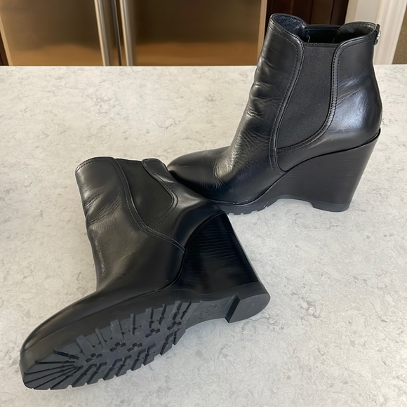 MICHAEL Michael Kors BLACK WEDGE BOOTIE - Picture 1 of 16